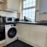 Shakespeare Views - Modern Northampton Apartment